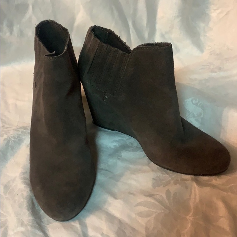 Dolce Vita suede wedge bootie boots soft brown